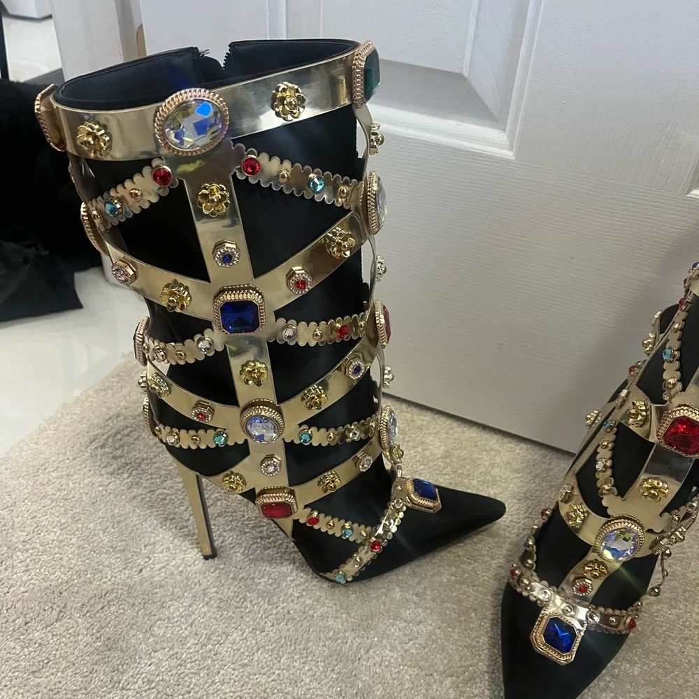 Never worn very beautiful. Just did not fit me.give an offer - Picture 2 of 3